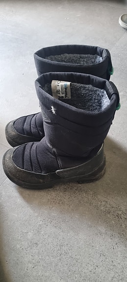 Myydään kuomat kokoa 29