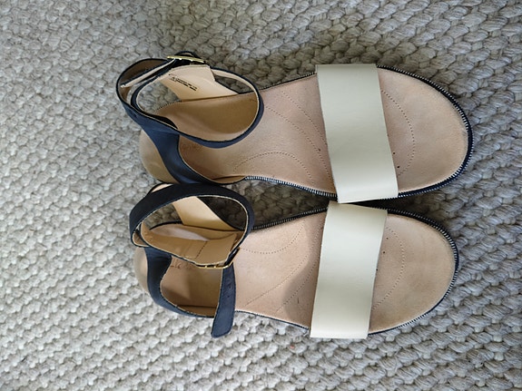 Clarks sandaalit 41