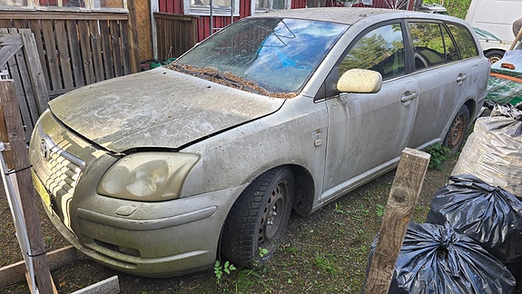 Toyota Avensis T25 diesel osina
