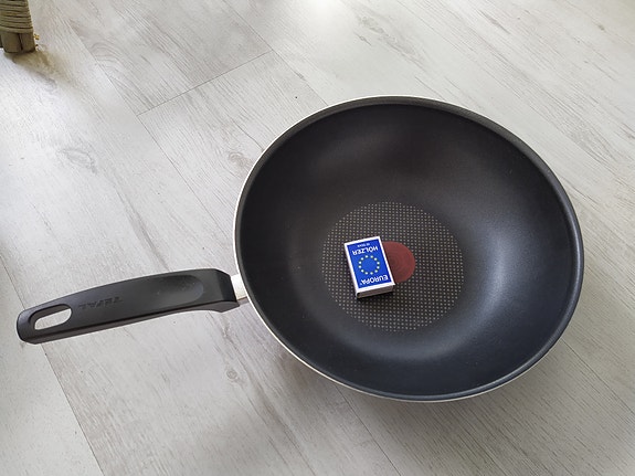 Tefal wokkipannu 28 cm induktio