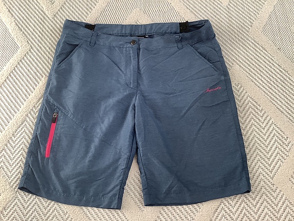 Icepeak shortsit, 42