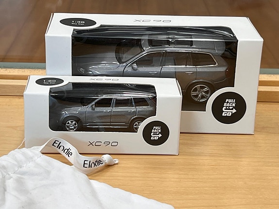 Volvo XC90 pienoismalli harmaa