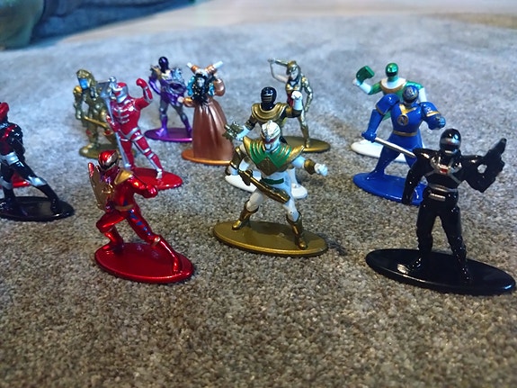 Power Rangers pienet metallifiguurit