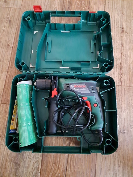 Bosch EasyImpact 550 iskuporakone kotelolla