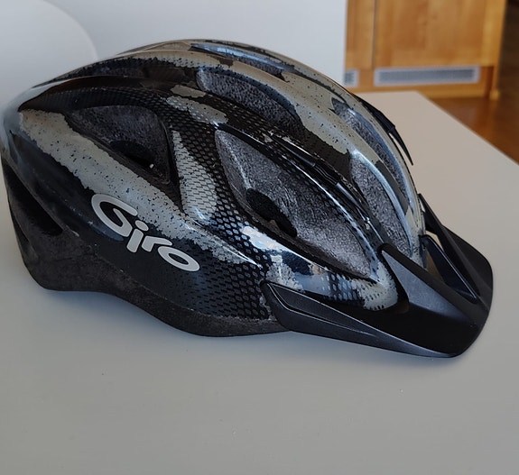 Giro pyöräilykypärä.