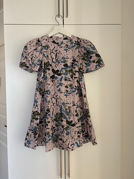 Ivana Helsinki tyttöjen kukkamekko, 122-128 cm