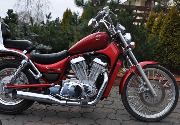 Suzuki vs 800