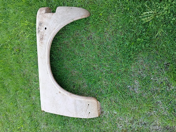 Myydään fiat 128/127 lokasuoja