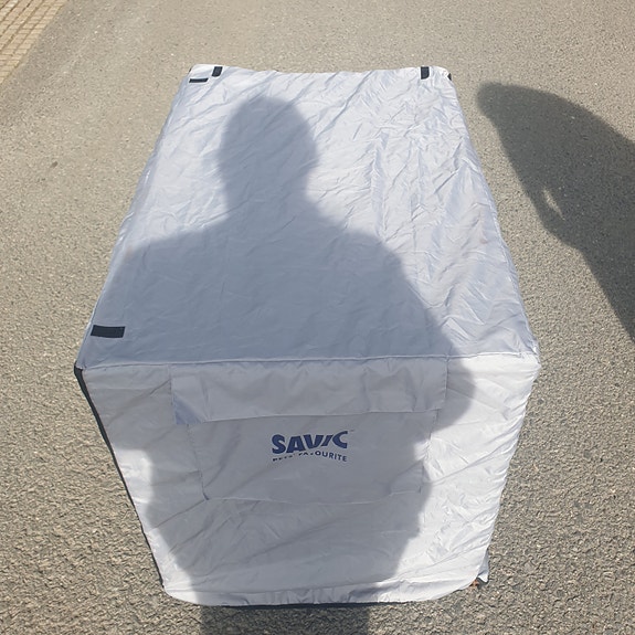 Savic häkinpäällinen