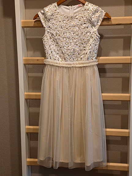 Tyttöjen juhlamekko koko 134/140 cm