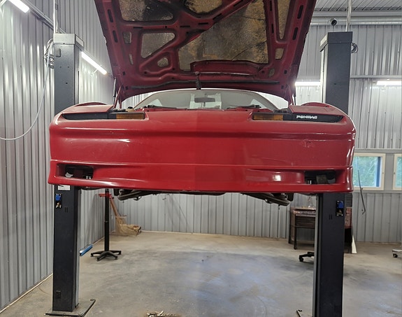 Ostetaan Pontiac Firebird etupuskurin runko