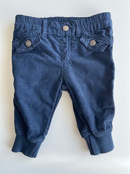 Uudet Benetton Baby vakosamettihousut. Koko: 62 cm / 3 - 6 kk