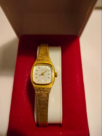 Citizen quartz