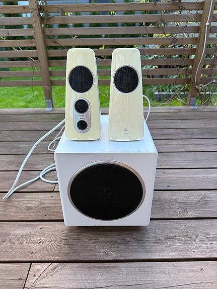 Logitech 2.1 Z523 kaiutinjärjestelmä subwooferilla