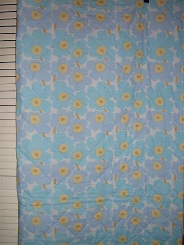 MARIMEKKO tikkikankaasta  ommeltu  lasten päiväpeitto  140 x 160 cm