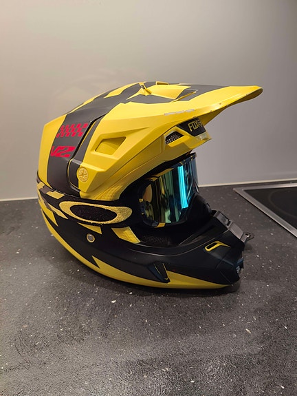 Fox crossikypärä + lasit Koko M 57-58cm