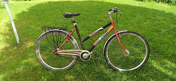 Raleigh Oxford 28”. Nexus 7 vaihteet.