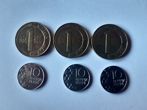 6 kpl SUOMI kolikot vuodelta 1998 .Hinta yht.posteineen