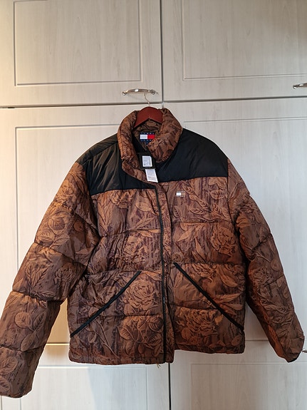 Tommy Hilfiger-toppatakki.