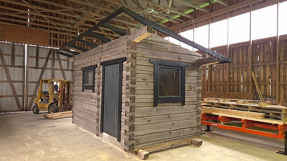 Haapahirsinen sauna+pukuhuone