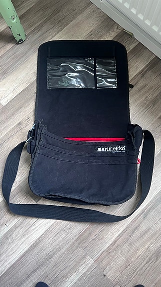 Marimekko musta kangas olkalaukku unisex