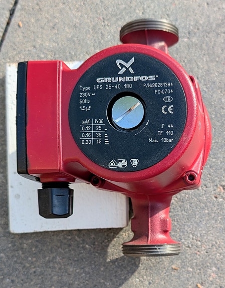 Kiertovesipumppu Grundfos UPS 25-40 180