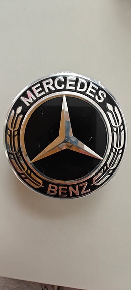 Myydään uusi Mercedes-Benz keskikuppi/vanteen keskiökapseli