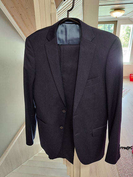Dressmann slim fit miesten puku koko 48 musta