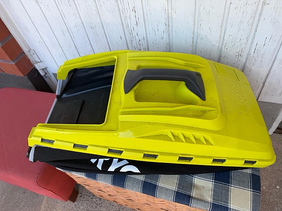 Ryobi ruohonleikkuriin keräysastia