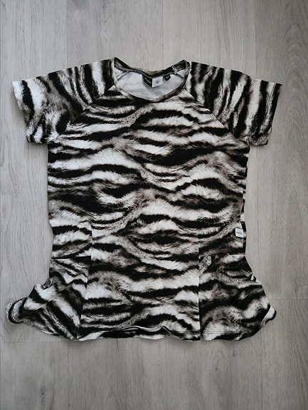 Molo peplum paita. 152cm