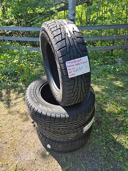 215/70R16 100R Nokian HKPL R Sport DOT07