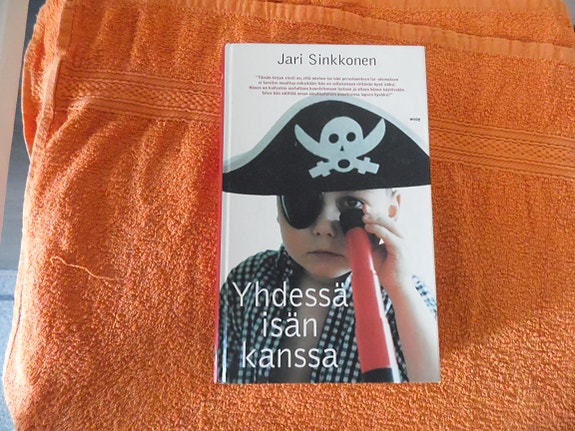 Jari Sinkkonen: Yhdessä isän kanssa -kirja