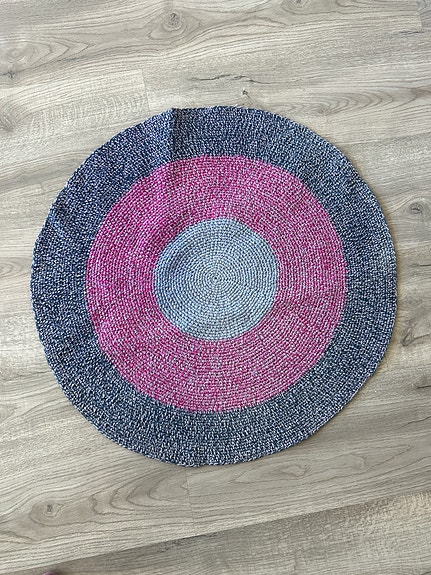 Pieni käsinkudottu matto 58 cm