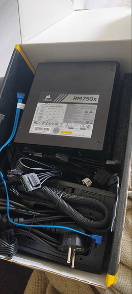 Corsair RM750x virtalähde 750W