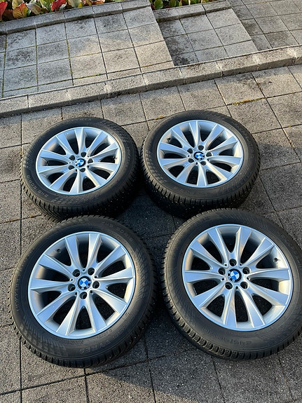 BMW Style 425 V-Spoke 18x8J ET30 5x120 kr72.6 Nokian HP10