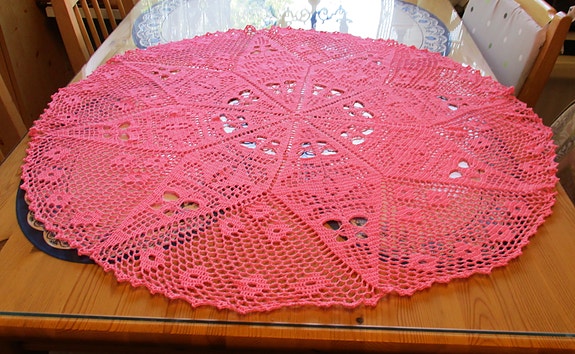 Uusi iso pinkki käsin virkattu liina