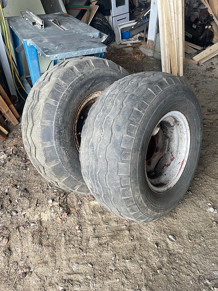 Rengas + vanne 400/65-15,5