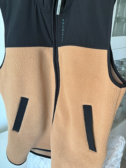 Röhnisch ruskea/tum.beige fleece-liivi, koko XL