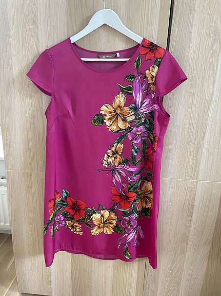 Satiini mekko M