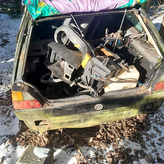 Volkswagen henkilöauto varaosiksi