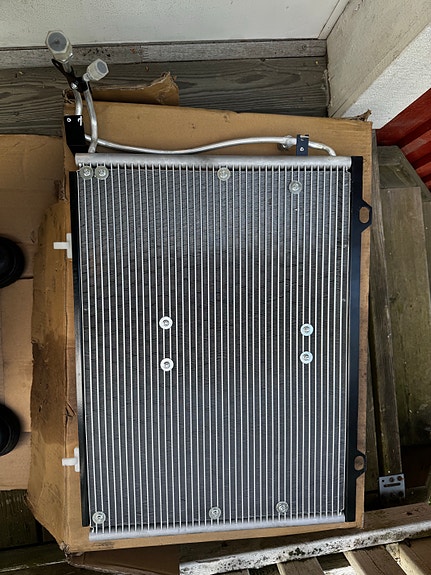 W210 ilmastoinnin lauhdutin