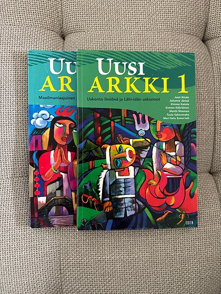 Uusi Arkki 1 ja 2 uskonnon oppikirjat
