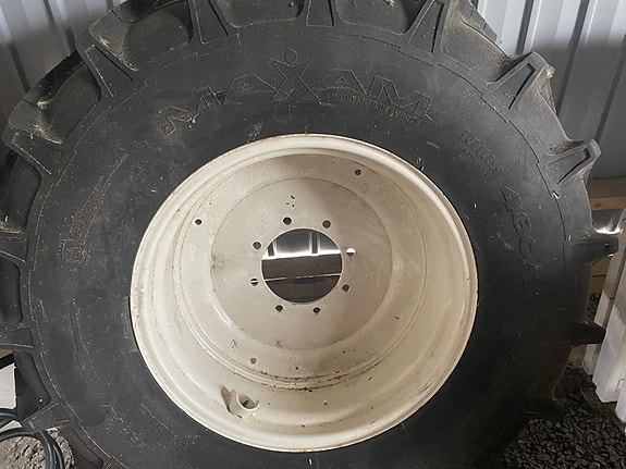 Maxam 480/70R28 traktorin eturenkaat
