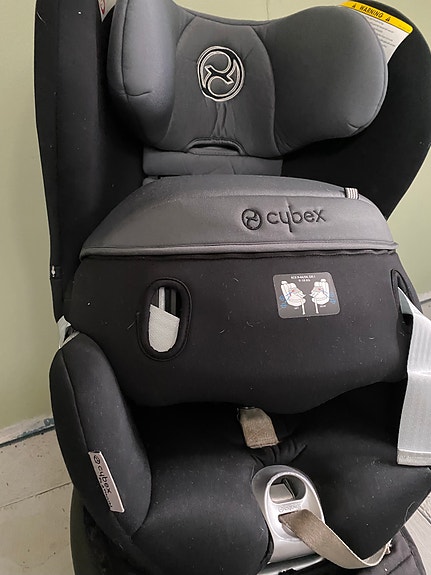 Cybex turvaistuin musta
