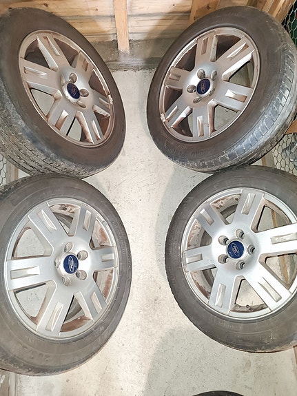 Fordin aluvanteet + kesärenkaat 205/55 R16(+2 kpl. 205/60/16)