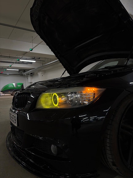 keltaiset DRL angel eyes valot plug in