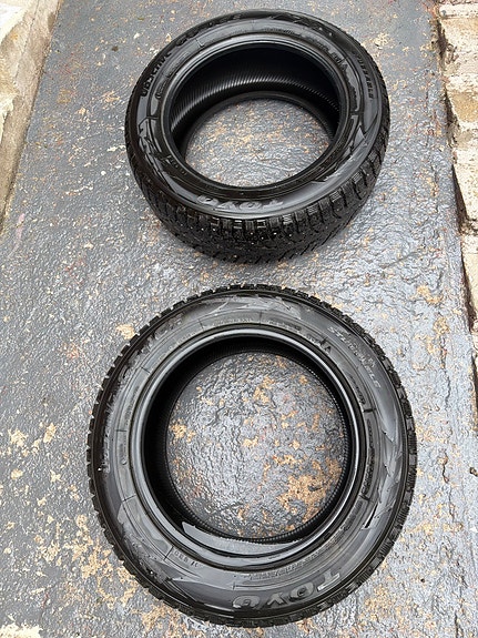 2 kpl Toyo nastarenkaat 255/55 R18 109T