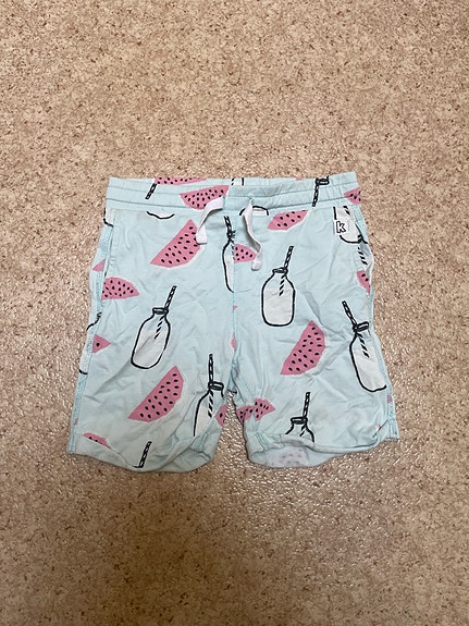 KAXS Shortsit