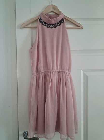 Juhlamekko Lindex koko 152. Nouto Latokaski, Espoo