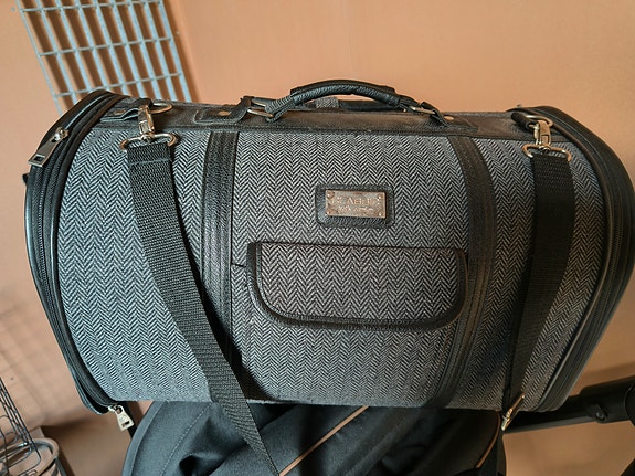 Koiran kantolaukku
